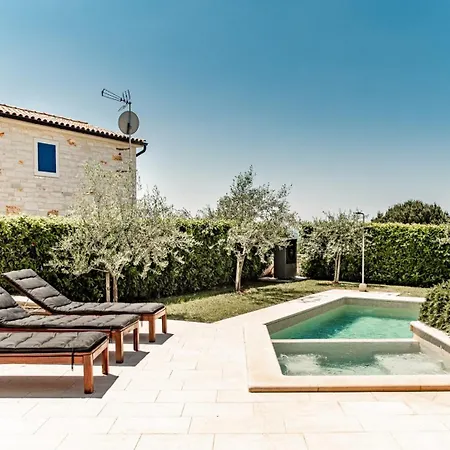 Torre Iv Villa Tar-Vabriga