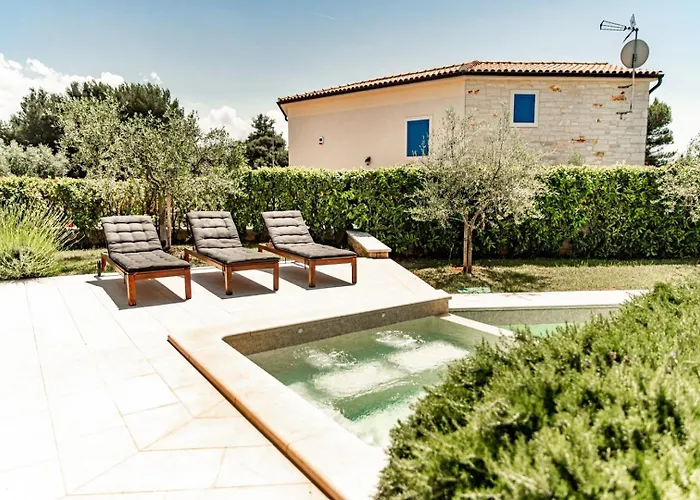 Torre Iv * Tar-Vabriga